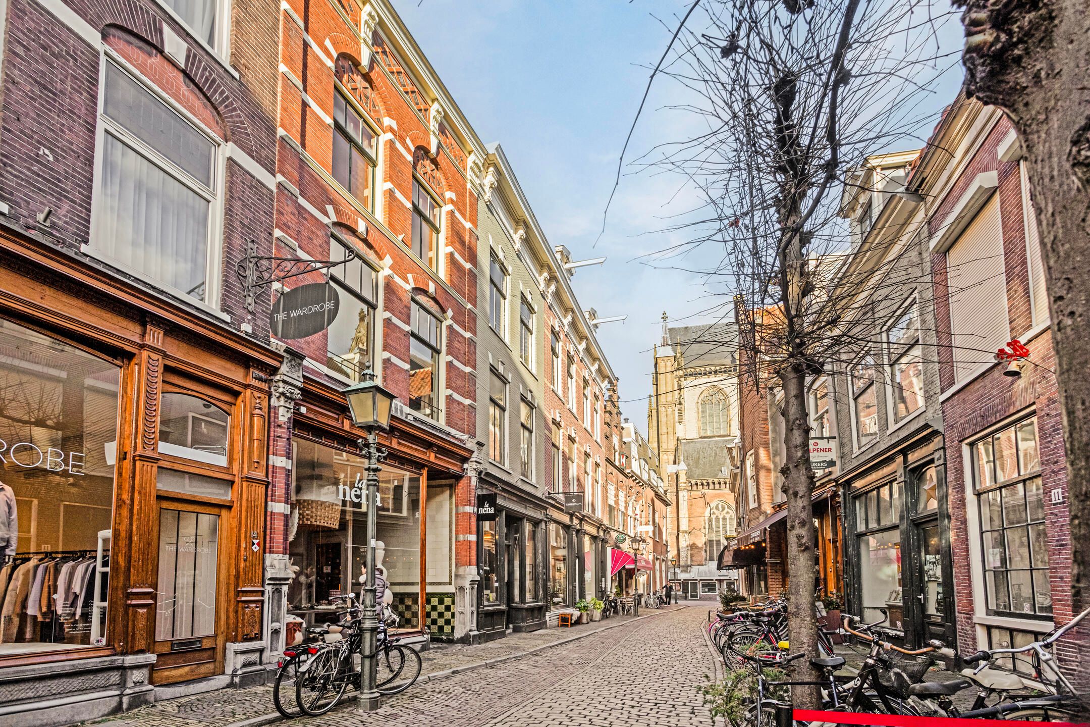 Photo 3 of Warmoesstraat 10