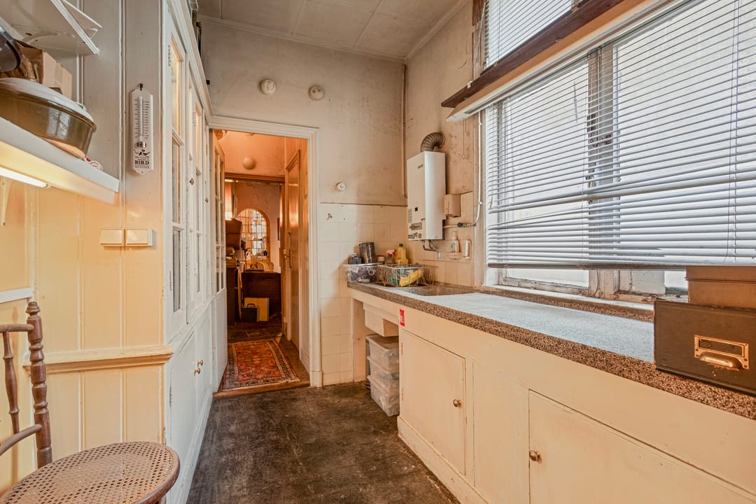 Photo 37 of Warmoesstraat 10