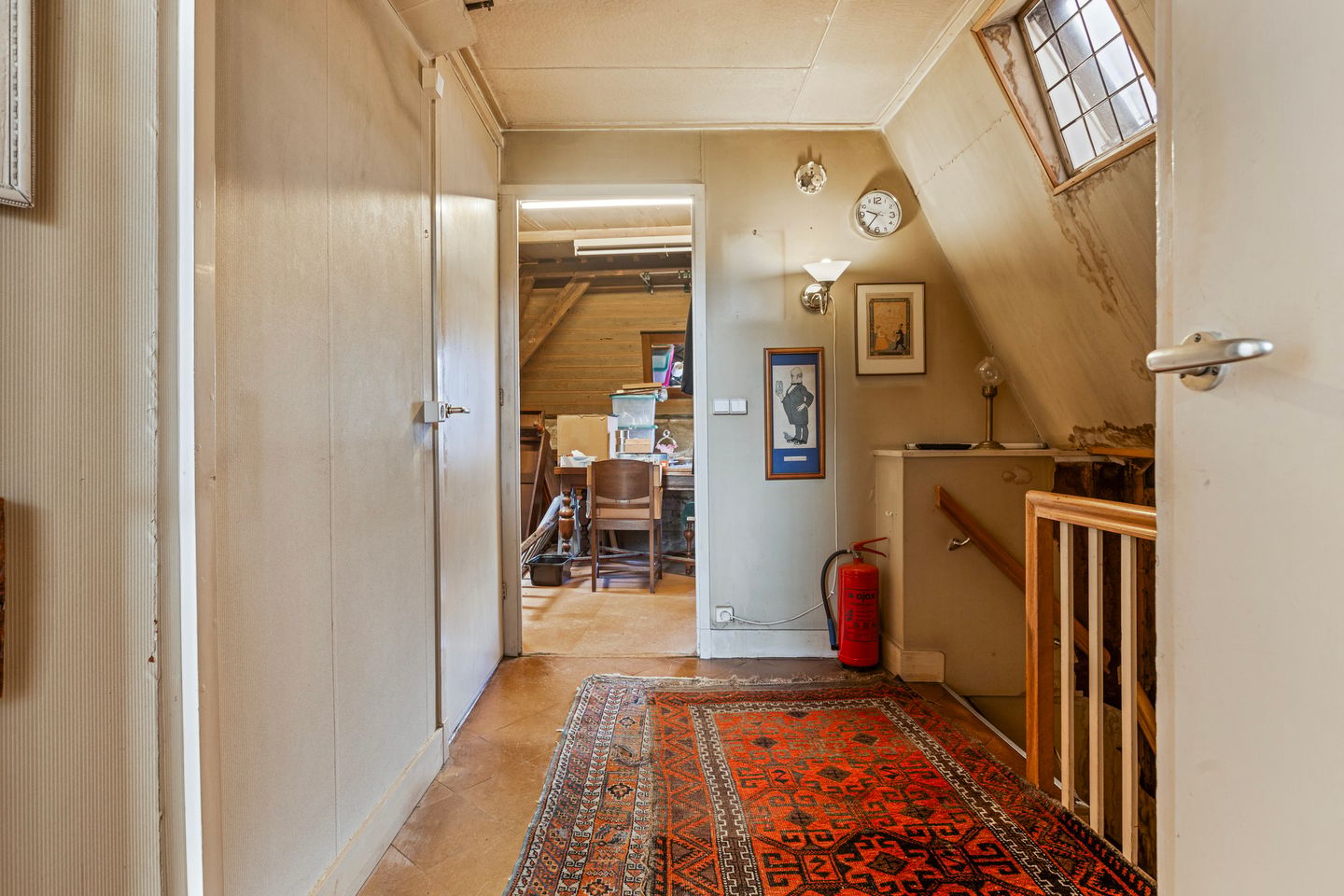 Photo 44 of Warmoesstraat 10