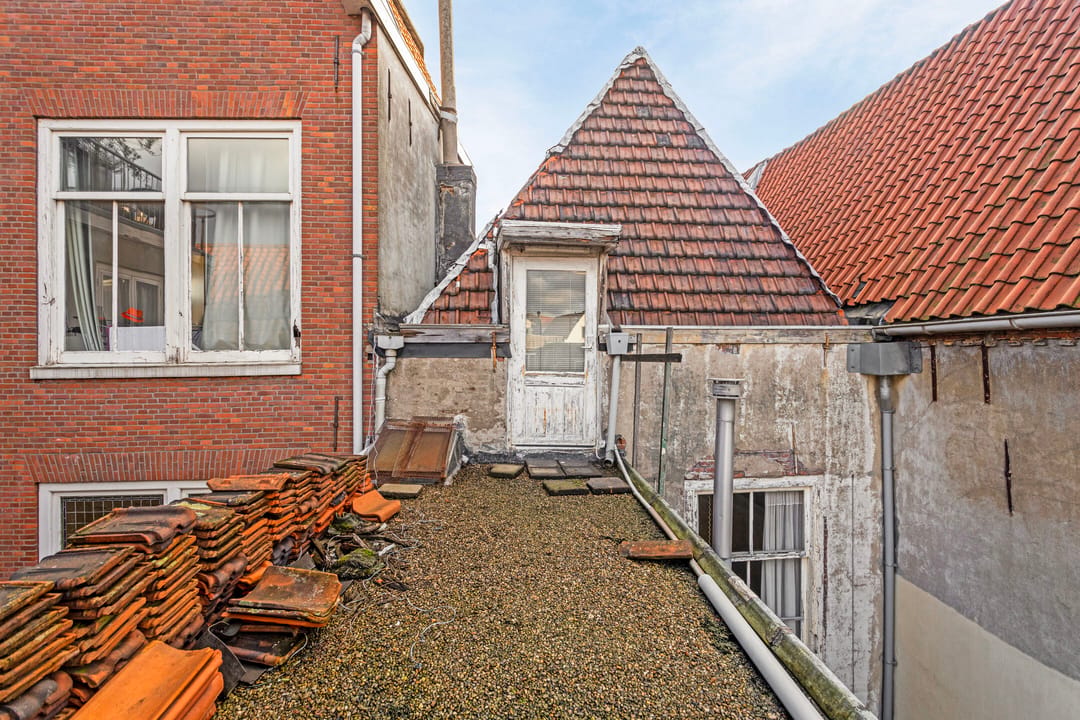 Photo 52 of Warmoesstraat 10