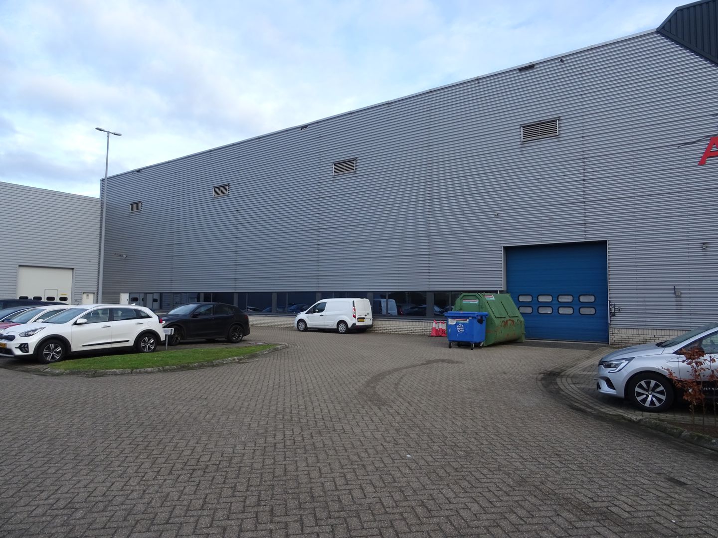 Bekijk foto 5 van Luchthavenweg 31