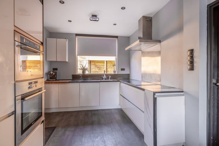 Photo 3 of Vosmaerstraat 14