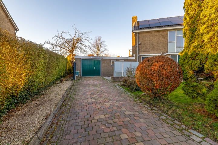 Photo 10 of Vosmaerstraat 14