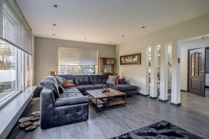 Photo 2 of Vosmaerstraat 14