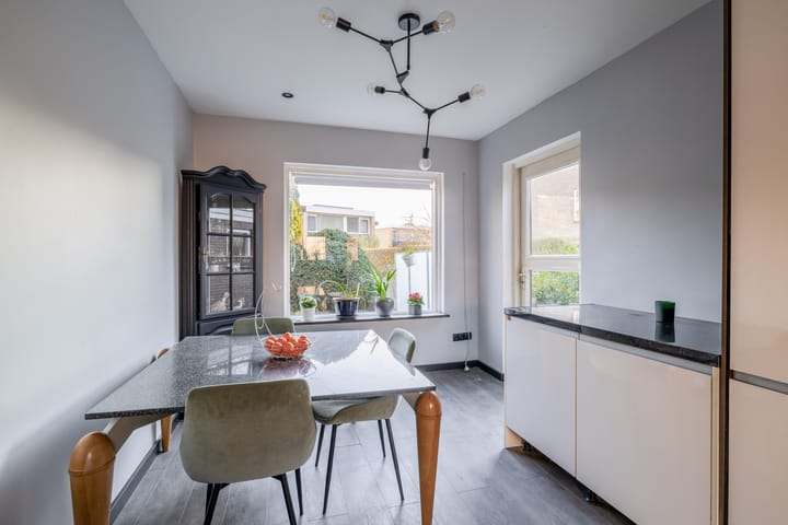 Photo 28 of Vosmaerstraat 14