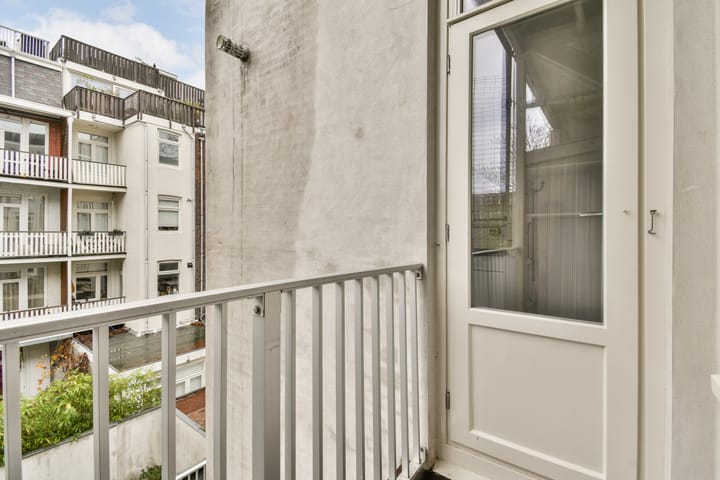 Photo 10 of Wilhelminastraat 128-2