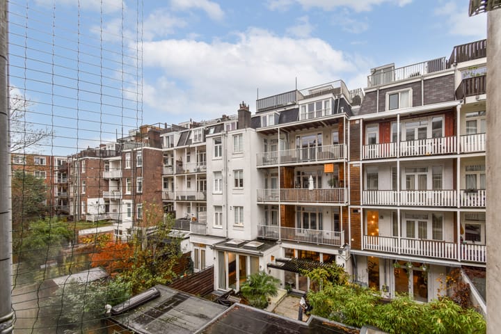 Photo 11 of Wilhelminastraat 128-2