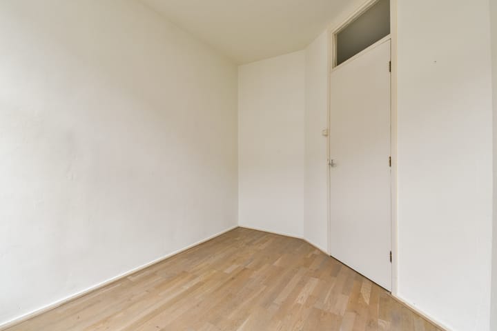 Photo 14 of Wilhelminastraat 128-2