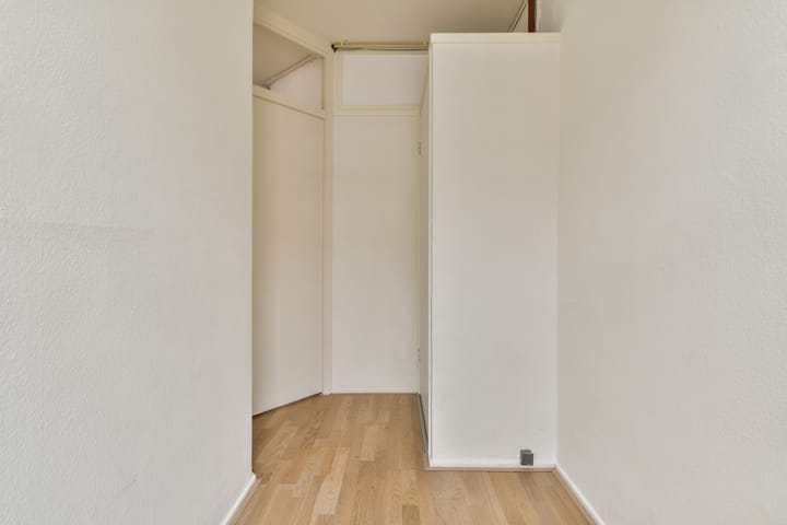 Photo 18 of Wilhelminastraat 128-2