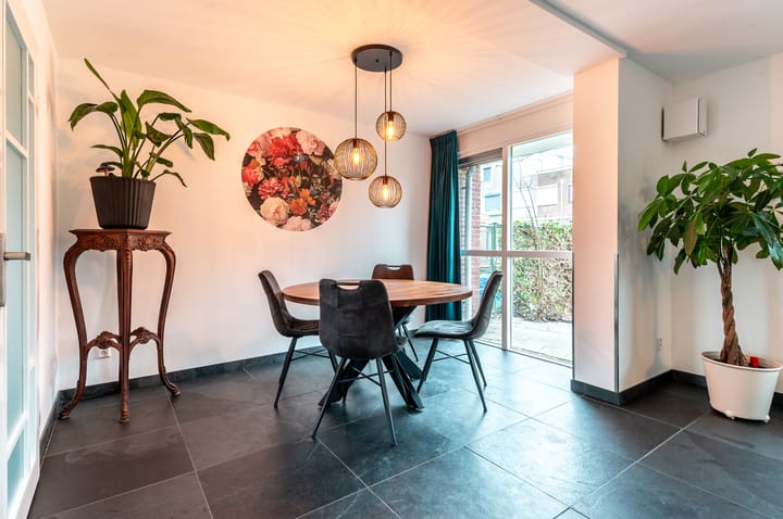 Foto 8 van Uitdamstraat 17