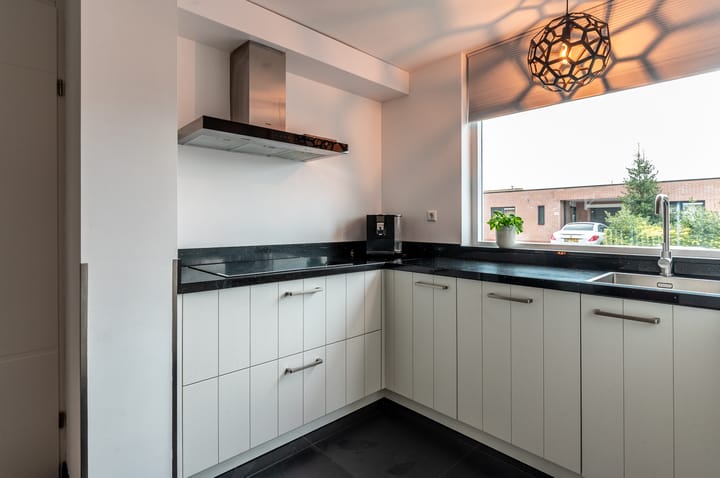 Foto 11 van Uitdamstraat 17