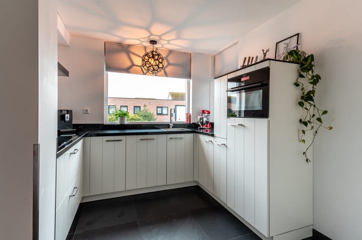 Foto 12 van Uitdamstraat 17