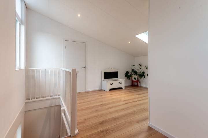 Foto 28 van Uitdamstraat 17