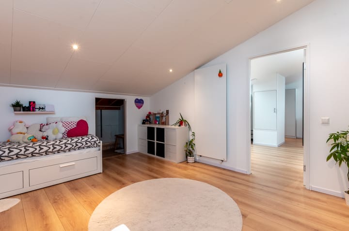 Foto 32 van Uitdamstraat 17