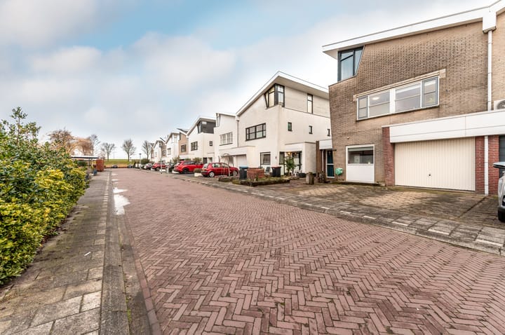 Foto 38 van Uitdamstraat 17