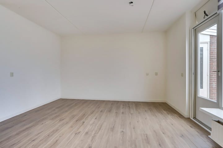 Photo 7 of Anjerstraat 1