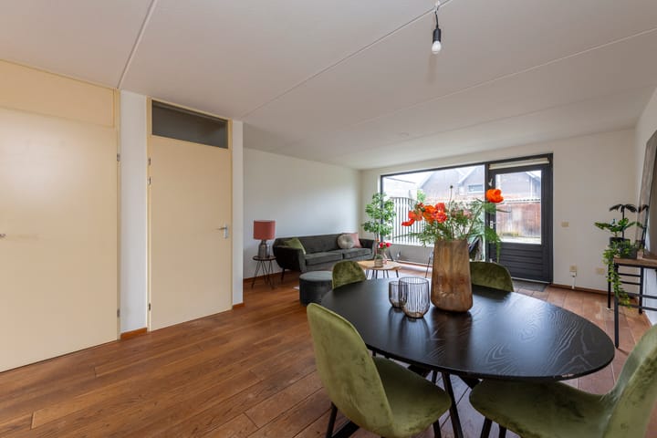 Foto 8 van Roodeschoolstraat 23