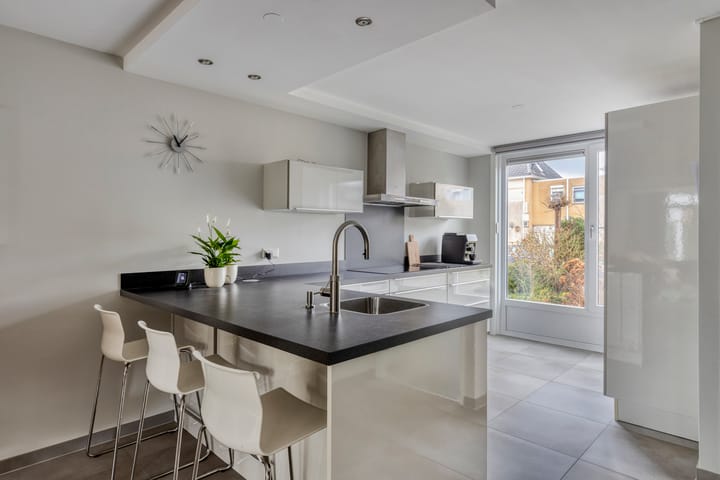 Photo 3 of Morellenstraat 8