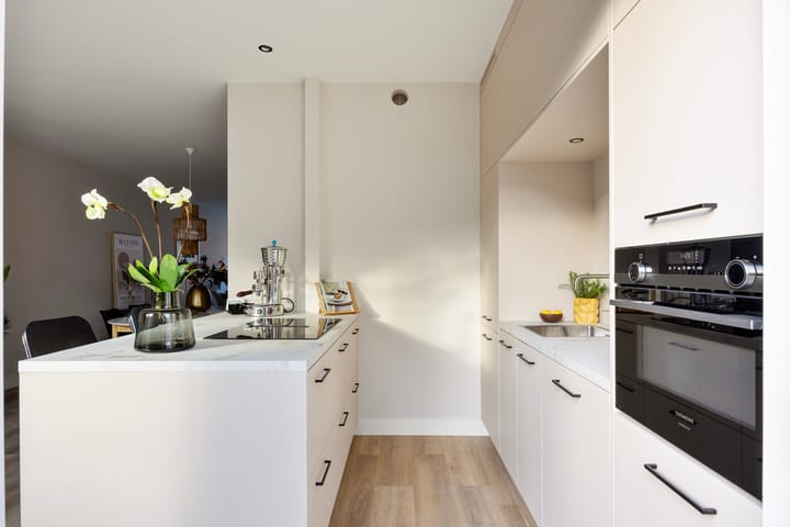 Foto 18 van Cornelis Trompstraat 74