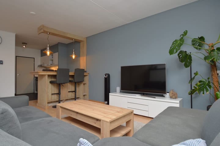 Photo 3 of Gender 13