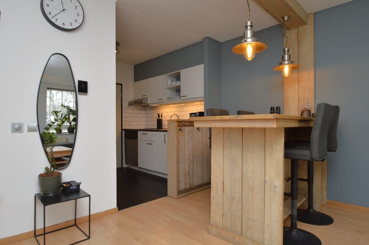 Photo 5 of Gender 13