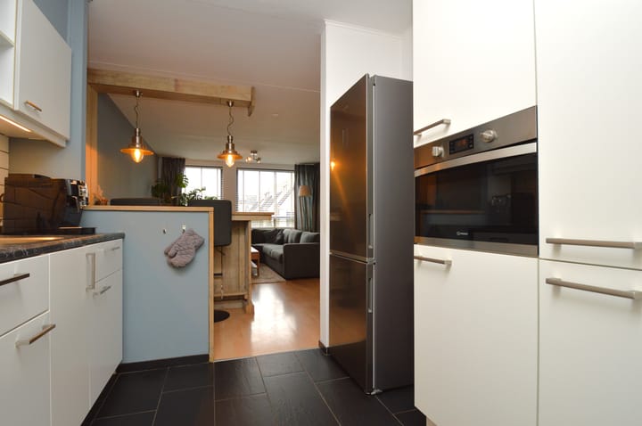 Photo 7 of Gender 13