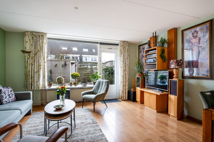 Photo 2 of Sterremos 33