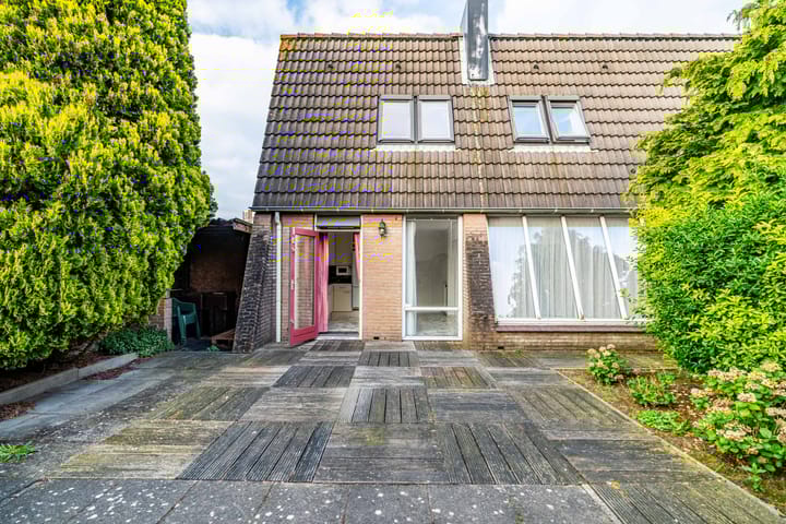 Foto 2 van Carry van Bruggenweg 1