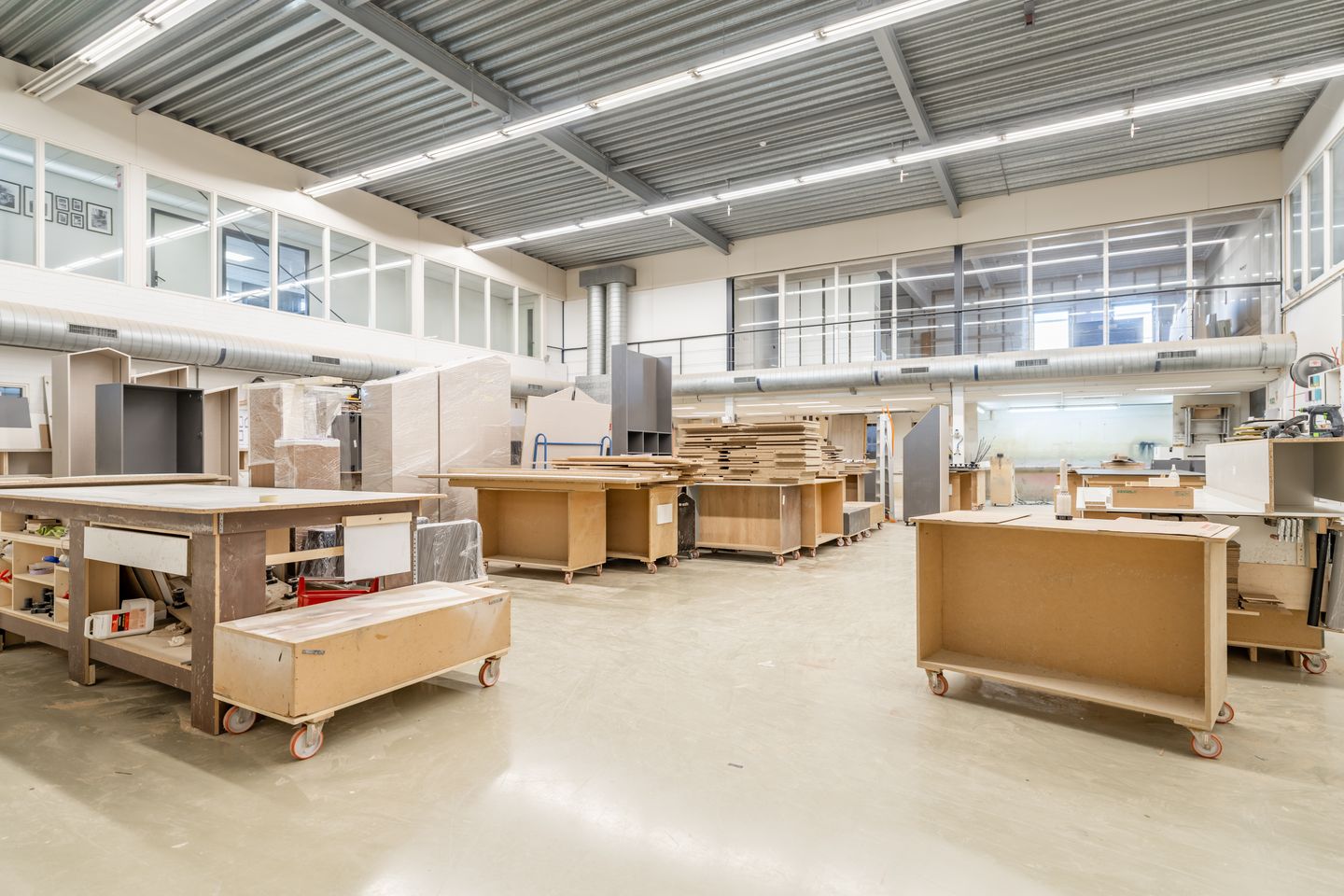 View photo 3 of Basicweg 21