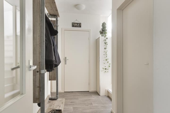 Photo 17 of Dierenriemstraat 57