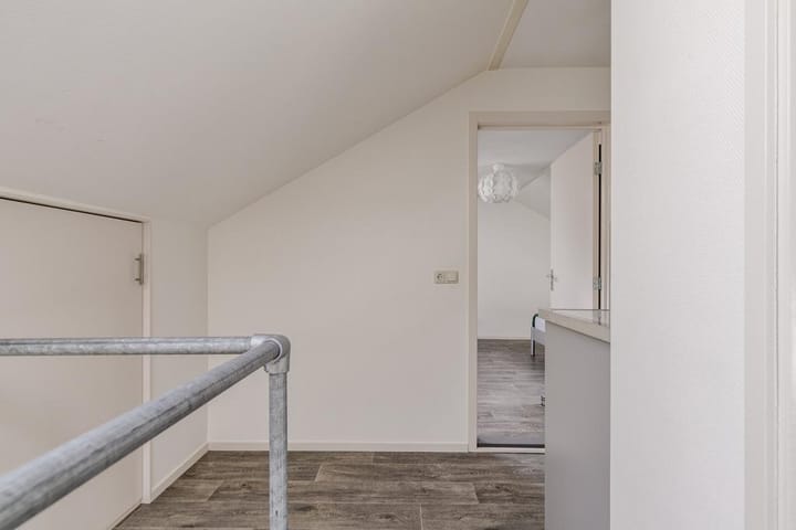 Photo 33 of Dierenriemstraat 57