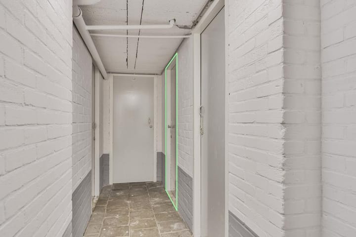 Photo 39 of Dierenriemstraat 57