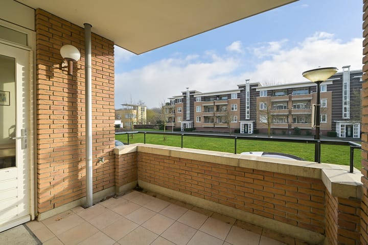 Foto 4 van Floris Arntzeniusplein 102