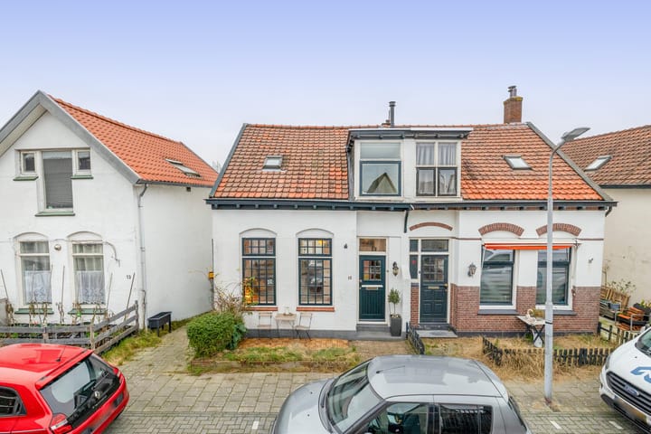 Emmastraat 15