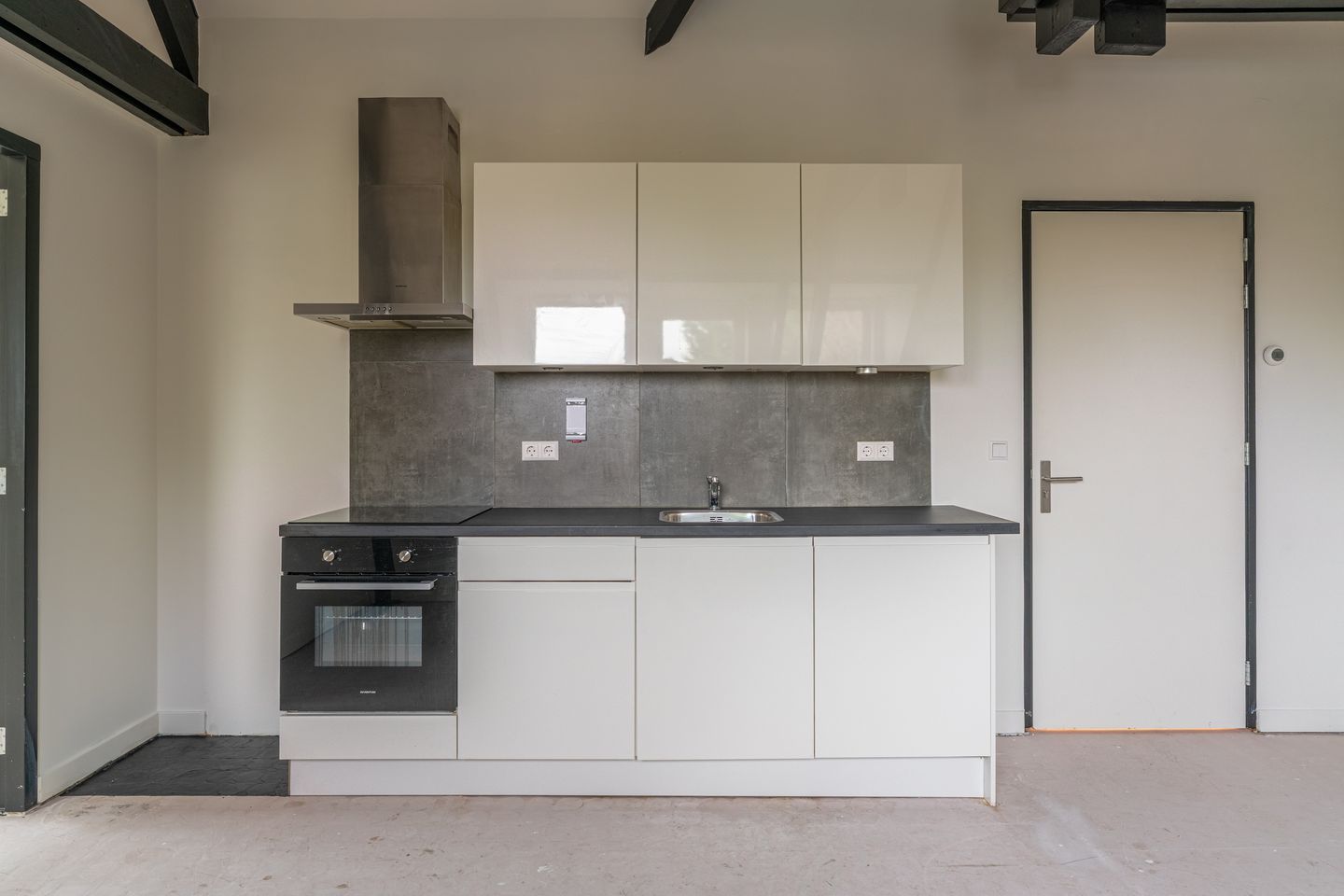 Photo 5 of Rijnsburgerweg 72-B