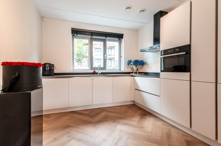 Photo 4 of Willem van Ariestraat 12