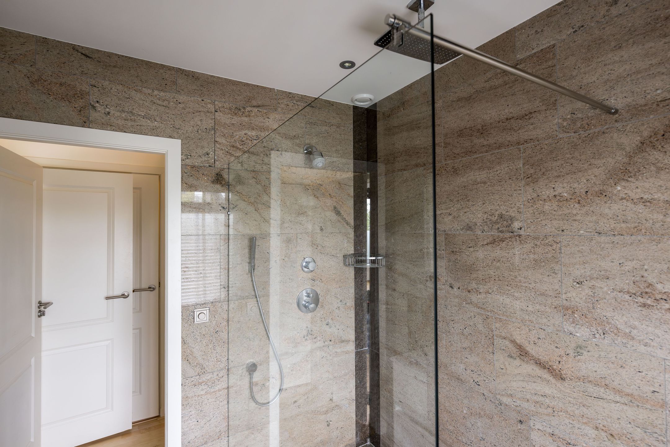 Foto 18 van Thierenskade 152