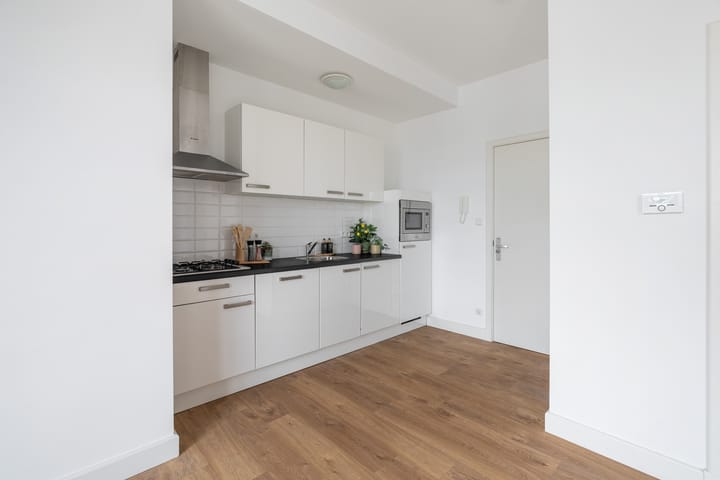 Photo 9 of Harderwijkstraat 215