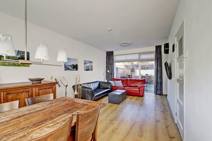 Photo 2 of Vliegenstraat 25