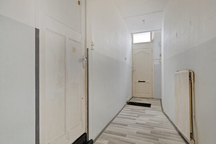 Photo 3 of Voltastraat 4-A