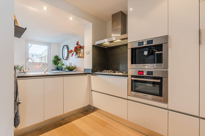 Foto 15 van Cornelis Bloemaertstraat 70