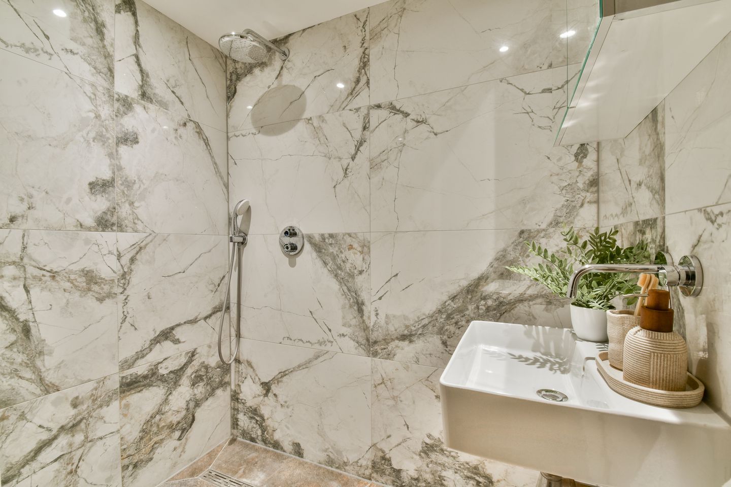 Foto 10 van Adelaarsweg 25