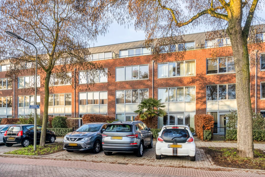 Photo 1 of Professor Regoutstraat 74-C