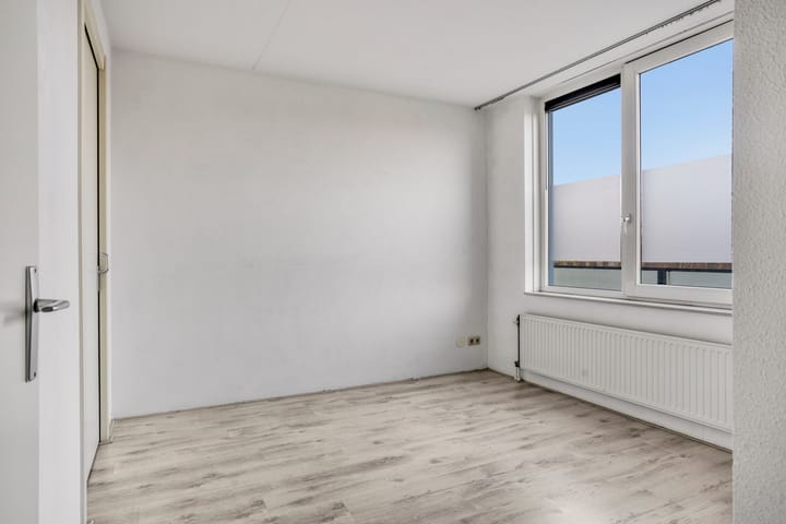 Foto 11 van Professor Regoutstraat 74-C