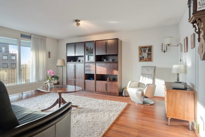 Photo 2 of De Steven 59