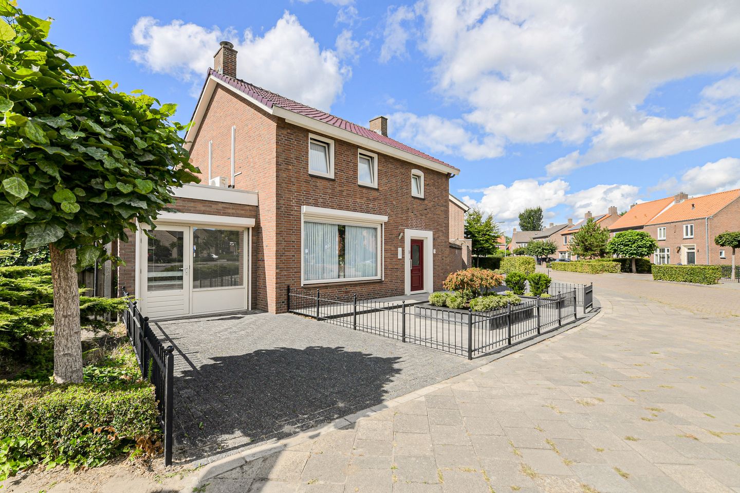 Bekijk foto 1 van Prins Hendriklaan 18