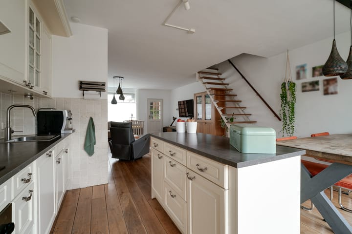 Foto 23 van Van der Hoevensstraat 48