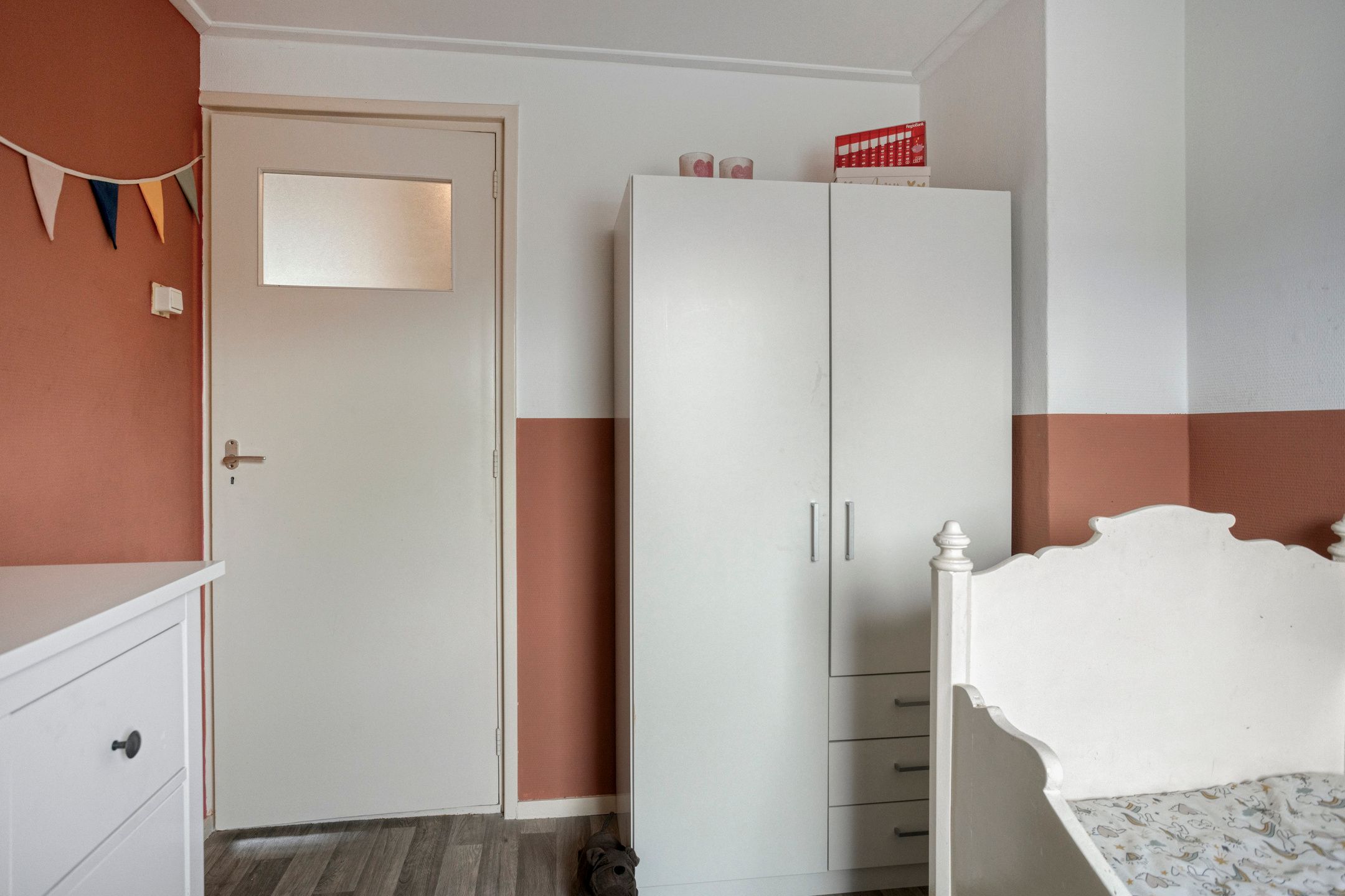 Photo 33 of Burgemeester Lewe van Aduardstraat 47