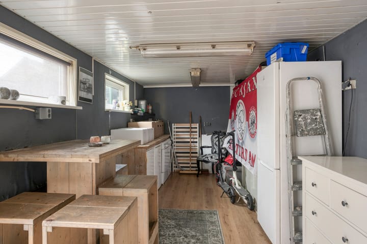 Photo 41 of Burgemeester Lewe van Aduardstraat 47