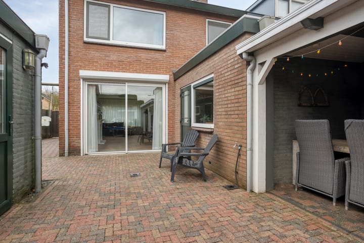 Photo 44 of Burgemeester Lewe van Aduardstraat 47